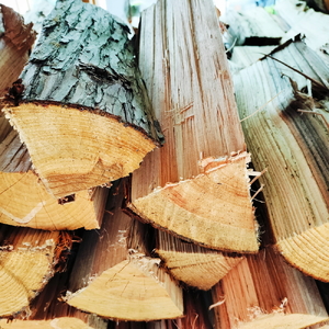 【2025年10月以降発送】針葉樹薪 (30cm×17kg）キャンプ用 薪 針葉樹 NB26