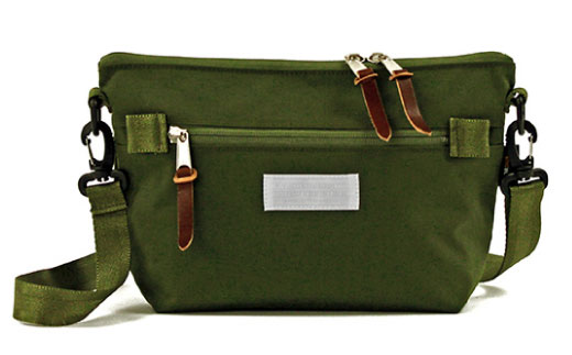 カラー：Olive（オリーブ）