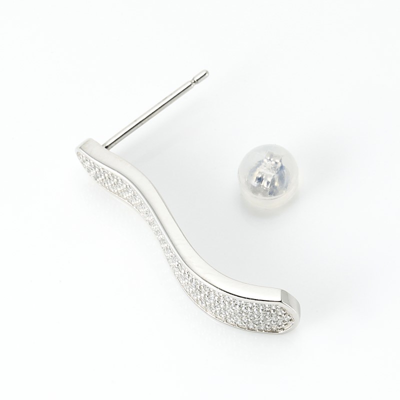 Deliciae パヴェ ピアス エレガントウェーブ（波） 天然ダイヤモンド【0.64ct】 PT950kf　カード鑑別書付　KFPE24-1