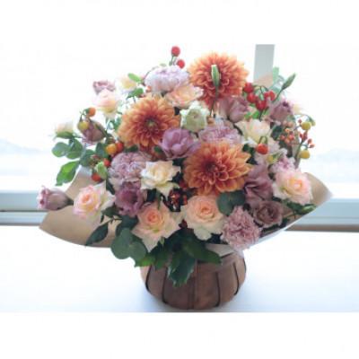 ふるさと納税 筑西市 【毎月定期便】季節のお花のアレンジメントLLサイズ〜届いてそのまま飾れるフラワーアレンジ全6回 |  | 03