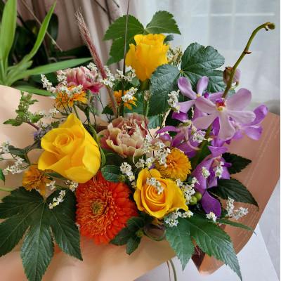 ふるさと納税 小田原市 神奈川県小田原市　季節のお花で幸せを届けます「季節の生花アレンジ」Sサイズ