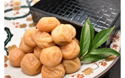 【ギフト用】高級南高梅うす塩・しそ漬梅計800g入 紀州塗箱 網代模様仕上 【SW74】