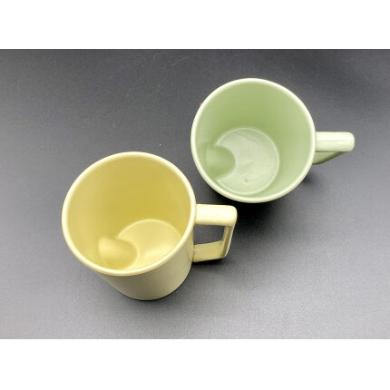 有田焼 伝作窯 ぶらんぶらん ペールカラーマグペアセット（イエロー、グリーン） A25-327_イメージ3