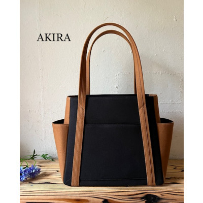 
            【AKIRAオリジナル】【マツコの知らない世界 で紹介されました！】中型レディストートバッグ ダブルポケット 黒帆布×ダークブラウン帆布 多収納 6ポケット 軽量 軽い 日本製 キャンバス 通勤 通学 大容量 上質 カジュアル オシャレ レディース カバン 鞄 バック
          