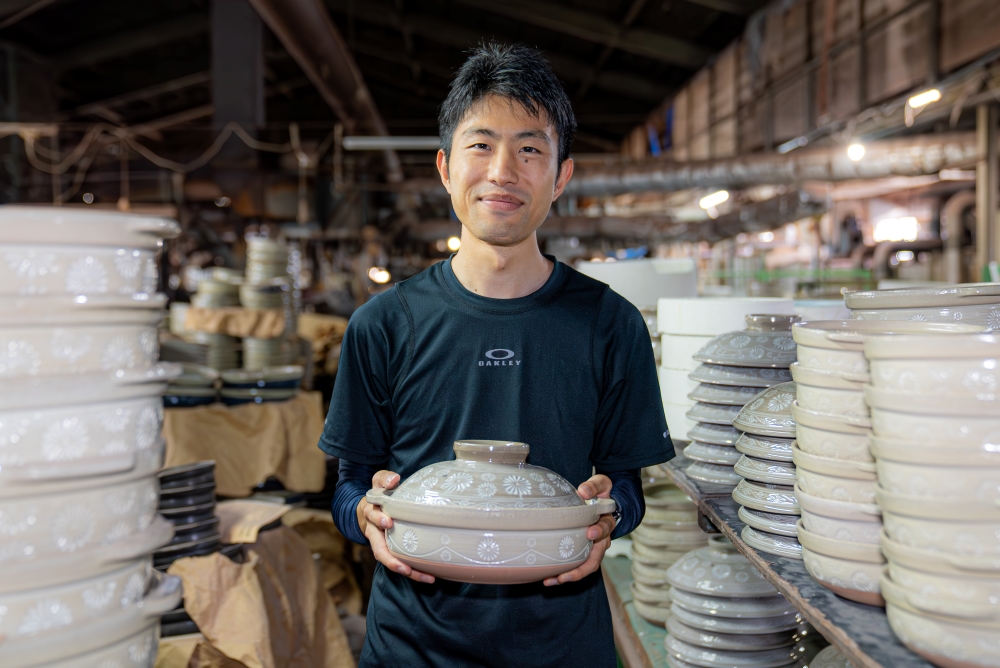 【萬古焼（ばんこやき）】２合厚釜土鍋　黒 内山製陶所 【土鍋 2合 セラミック 直火用 電子レンジ対応 お手入れ簡単 食洗器対応 三重県 三重 四日市市 四日市 四日市市ふるさと納税 四日市ふるさと納