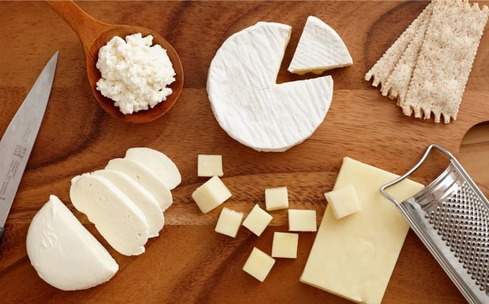 ナチュラルチーズ4種詰め合わせ（トミーノ/モッツァレラ/リコッタ/Uchiko180） ／ チーズ リコッタチーズ ナチュラルチーズ 詰め合わせ 新鮮 モッツアレラチーズ 愛媛県 伝統製法 大人気チー