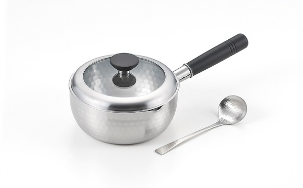 
            GR-201A 銀鱗 蓋付き槌目雪平鍋18cm (お玉付) FC016092
          