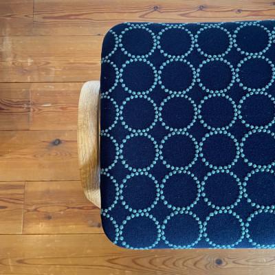 ふるさと納税 三春町 ラビーダオリジナルスツール　ブルーベリー(濃紫系)/ナラ材 |  | 02