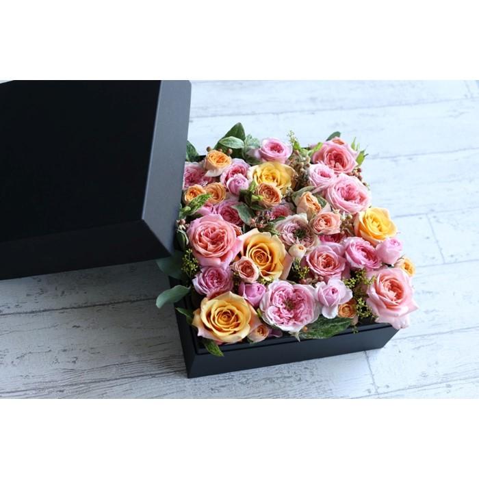 【ふるさと納税】季節の厳選花材を使ったボックスフラワーアレンジメント（30本～40本）