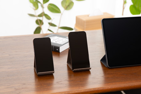 和紙のスマホスタンド iPhone 16 Pro Max 対応 ダークブラウン 岩手県奥州市産 バンドシー Bandc for iPhone 16 Pro Max, 15 Pro Max, 14 Pr