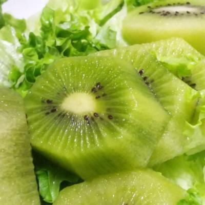 ふるさと納税 有田川町 【1月より順次発送】有田でとれた新鮮キウイフルーツ約2kg(M〜3Lサイズ混合)【有田川町】 |  | 01