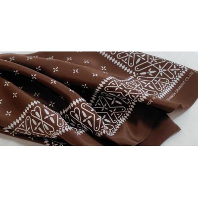 ふるさと納税 長浜市 浜ちりめんシルク100%の洗濯機でも洗えるシルクスカーフ(70×70)BROWN-クロス柄 |  | 03