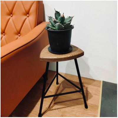 ふるさと納税 和泉市 三角スツール【M】ダーク(オーク+無垢アイアン)花台 |  | 01