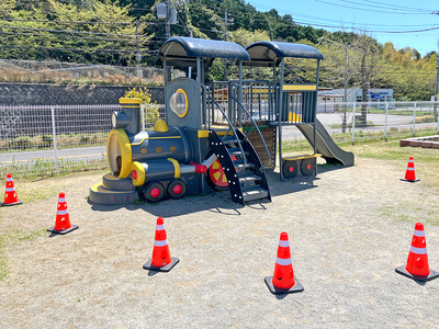 No.294-05 穴あきコーン450　5個セット　イエロー ／ コーン コンパクト 倒れにくい カラーバリエーション プラスチック 千葉県