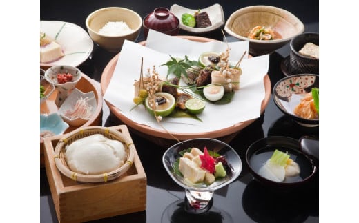 
「豆腐懐石くすむら」で利用できるお食事券10,000円分（1,000円×10枚）
