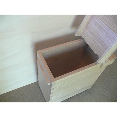 ふるさと納税 加茂市 総国産桐材で作った跳上式蓋30キロ入桐米びつ |  | 03