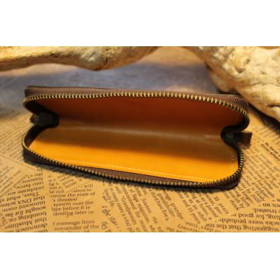 ふるさと納税 栗東市 蹄鉄付きラウンドファスナーペンケース (ダークブラウン) |  | 02