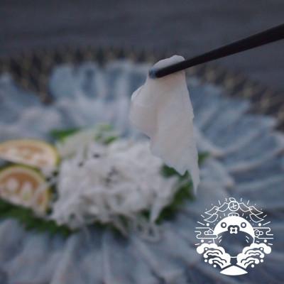 ふるさと納税 壱岐市 【毎月定期便】特選トラフグ刺身セット(1人前)全6回 |  | 01