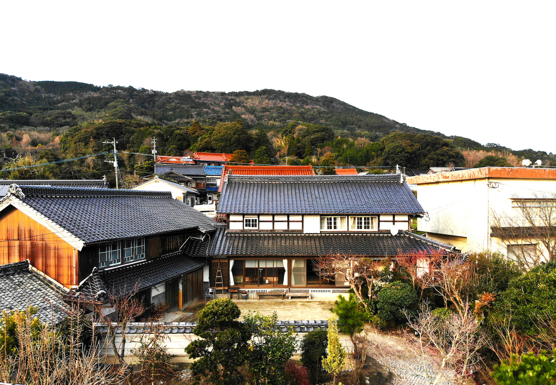 
                  移住体験施設『根の家』の1名様1泊宿泊券
                
