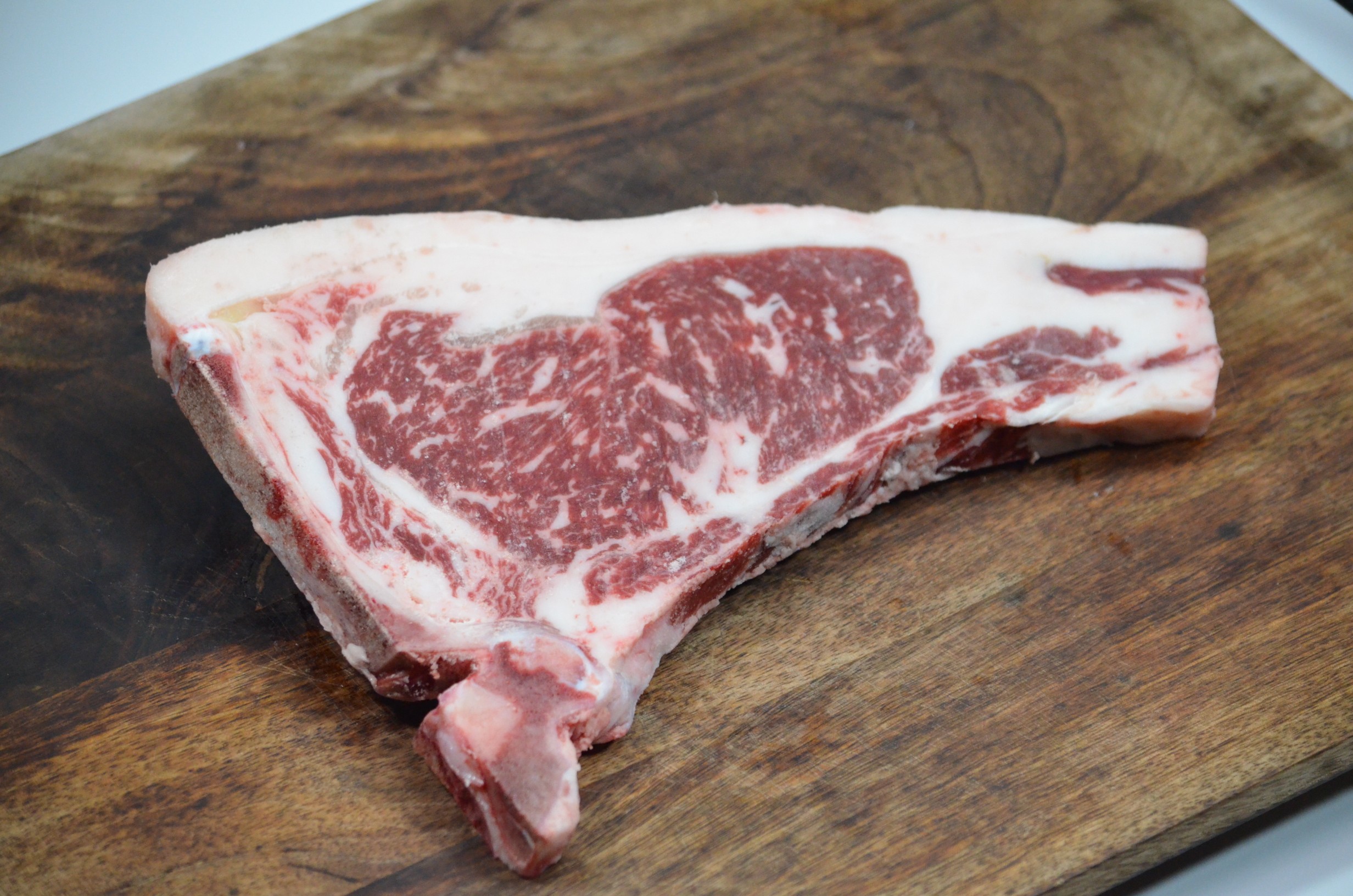 
            鳥取和牛2頭買い いいとこ取り 12か月定期便
          