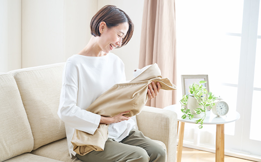 「毎日シルクに包まれて眠りたい」【中わた 富岡産シルク100％】 シルクおくるみ（ベビー） シャンパンゴールド シルク 絹 贈り物 ギフト 国産 F21E-429