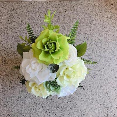 ふるさと納税 名古屋市 プリザーブドフラワー・bell薔薇(クリアケース入り)　ホワイト×グリーン系 |  | 01