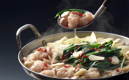 もつ鍋 福岡ブランド 博多特選もつ鍋(プリプリの国産牛小腸のみ使用 4～5人前・醤油味)