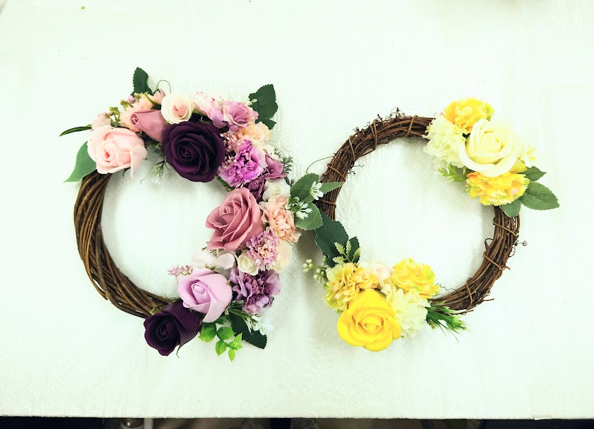 新宿フラワークラフト体験工房 香りを付けられる、フラワーアロマリース作り