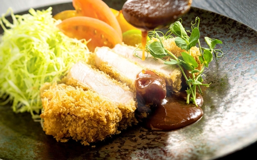 愛媛県産 伊予いも豚ロースカツ 100g × 6枚 豚ロースカツ ロース カツ 豚カツ トンカツ とんかつ お肉 肉 ニク にく 豚肉 豚 伊予いも豚 冷凍 国産 ソース付き デミグラスソース 中濃ソ
