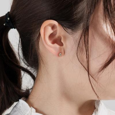 ふるさと納税 甲府市 K18 ダイヤモンドスタッドピアス(0.6ct) 40-2378 |  | 03