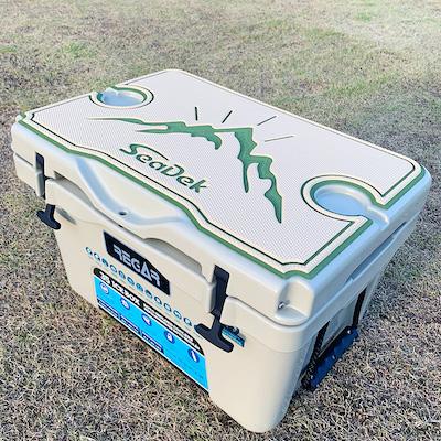 ふるさと納税 いなべ市 オリジナルマット(SeaDek)付ハードクーラーボックス　(サイズ:35L)　カラー:タン |  | 02