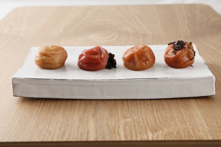 【ふるさと納税】 紀州南高梅 梅干し4種類セット計800g（200g×4箱）[中玉]2Lサイズ うめぼし 和歌山産 (化粧箱入)/紀伊国屋文左衛門本舗