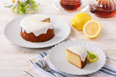 “果実感”と“サッパリした甘さ”を同時に味わえる逸品◎心華やぐ◎ドリズルレモンケーキ〈4号〉_0119-002-T03