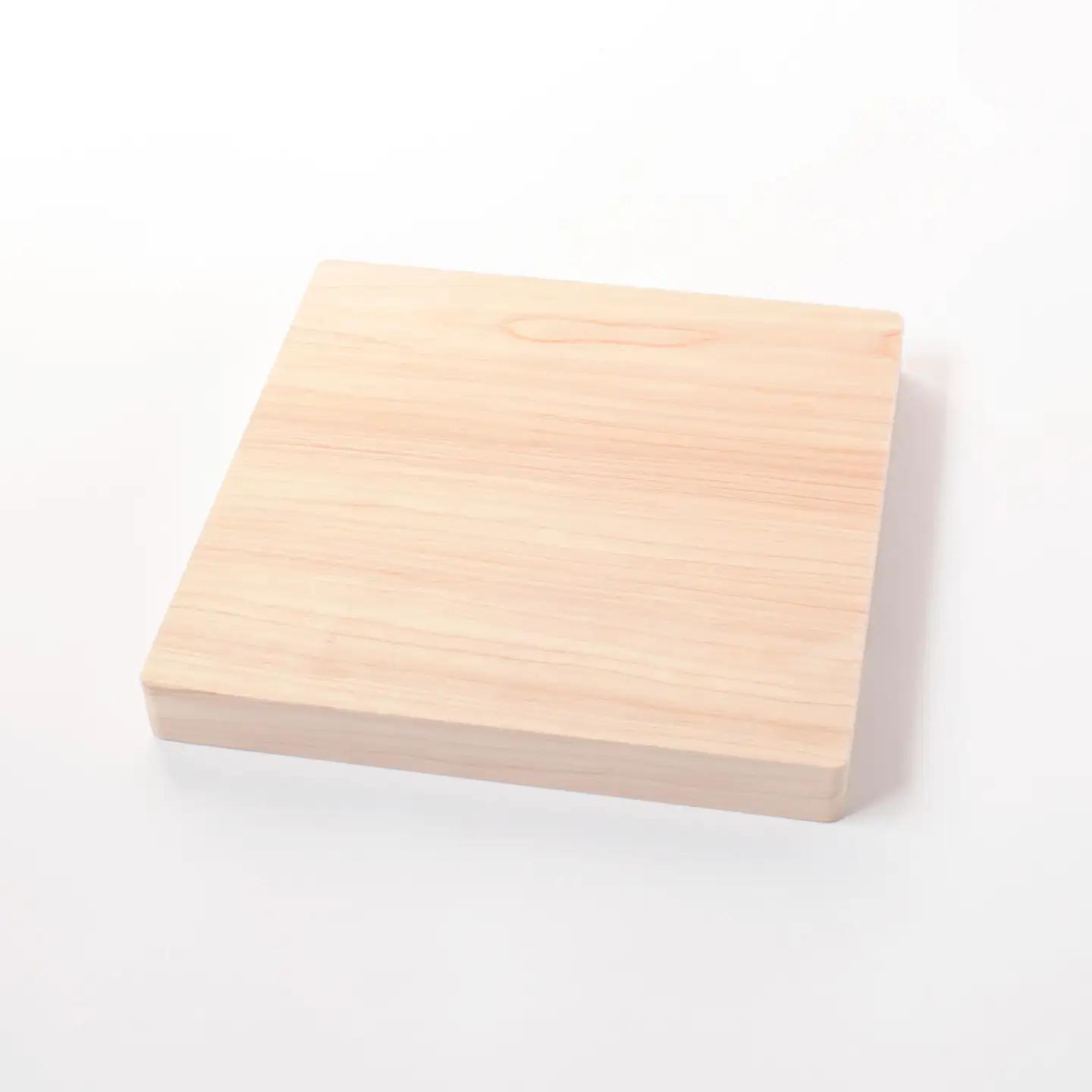 【疲れにくく、刃にやさしい】 ヒノキのまな板（厚口 正方形）＜吉永製作所＞[CDW010]