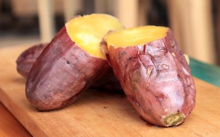 【ザ・芋喰屋】 材木屋さんの石焼き芋　約2kg