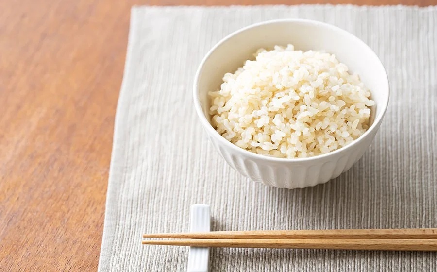 【令和8年産先行予約】特別栽培米つや姫 玄米 30kg(30kg×1袋)　山形県鶴岡市 佐藤農園