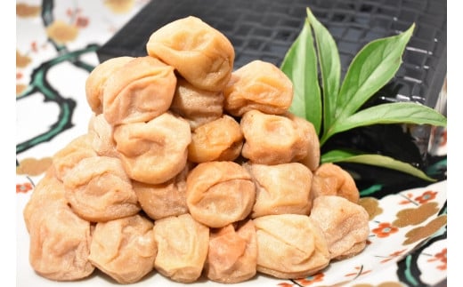 
            高級南高梅 白干梅400g入 紀州塗箱 網代模様仕上 【SW73】
          