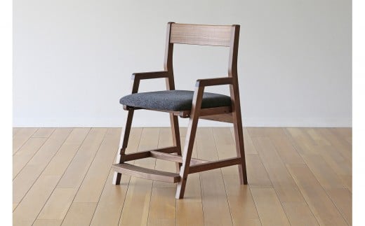 
                  【開梱設置】高野木工 SELEST セレスト チェア 学習椅子 キッズチェア ウォルナット 【10年保証】
                