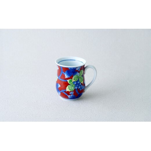 有田焼 染錦ぶどう（赤）マグカップ【大慶】食器 器 うつわ マグカップ 赤 手描き 手仕事 伝統工芸 ギフト プレゼント ci070_イメージ2