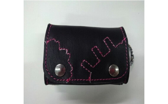 【ふるさと納税】 グローブの革製　コンパクトな三つ折り財布　BKP ／ さいふ 手作り レザー 送料無料 大阪府 No.094