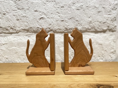 ネコのブックエンド －支える-　【選べる素材】　25-028