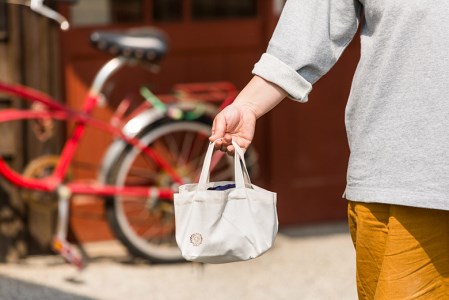 おもちゃ 赤ちゃんの宝石箱(お月さま・袋入り) ｜ 木のおもちゃ