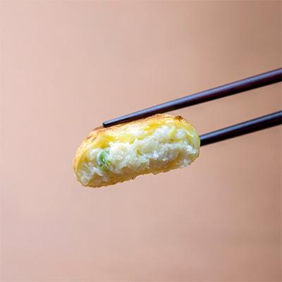ふるさと納税 室蘭市 もちプリ丸餃子10個入り×1、パリもち包子(豚・チーズ)各8個入り×2セット |  | 02