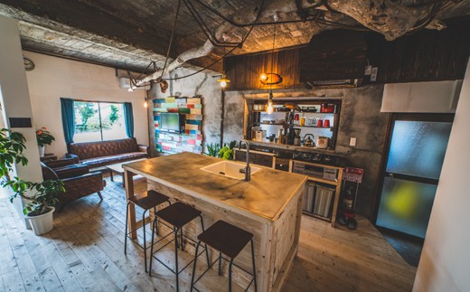 異国情緒溢れる完全手作りのゲストハウス　トリプルハウス　1泊宿泊券