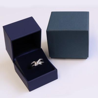 ふるさと納税 山梨県 幸運のシンボル　ブルーダイヤモンドの白蛇リング　11号　659-879-11 |  | 03