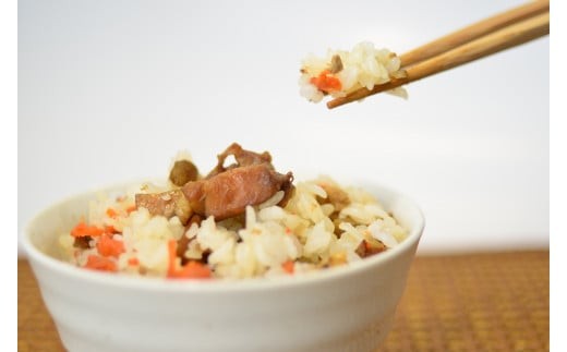 とりめしの具を入れたまぜごはん
