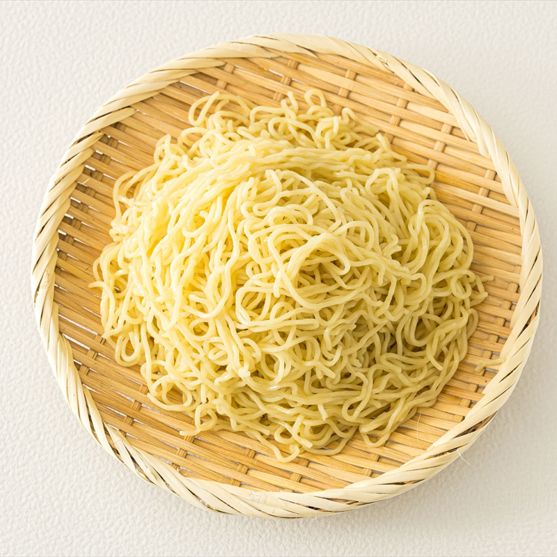 釧路町発 〆まで美味しい細ちぢれ麺（細ちぢれラーメン 220g）×2袋（4食分） | 北海道で人気 釧路ラーメン 細麺 鍋の締め ラーメン 生麺 おすすめ 鍋のシメ 北海道 釧路町 釧路超 特産品_イ