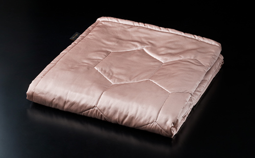 「毎日シルクに包まれて眠りたい」【中わた 富岡産シルク100％】 シルク掛布団（シングルサイズ） ピンクゴールド シルク 絹 贈り物 ギフト 国産 F21E-433