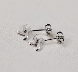 風魔小太郎　耳に刺さる手裏剣ピアス（シルバー）【 ジュエリー アクセサリー 神奈川県 小田原市 アクセサリー】