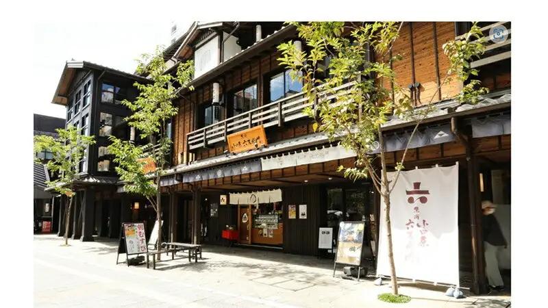 魚商　小田原六左衛門の海恵紅白310g　いくら　あわび　あおりいか　ほたて　あかもく　甘エビ　数の子【家庭用 自宅用 贈答品 贈答用 ギフト ビール お取り寄せ 御中元 お中元 お歳暮 父の日 母の日